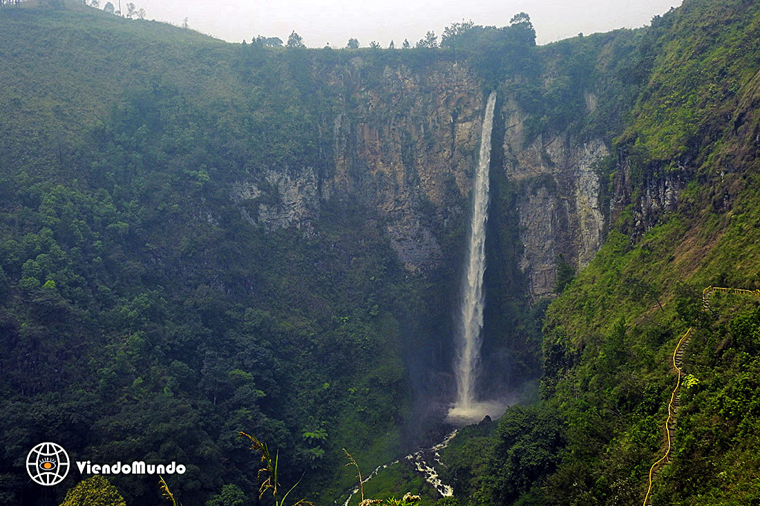CATARATAS Y CASCADAS DE INDONESIA. Los mejores saltos de agua del país visitados por ViendoMundo