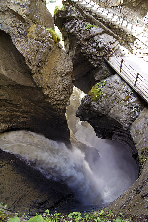 CATARATAS Y CASCADAS DE SUIZA. Los mejores saltos de agua del país visitados por ViendoMundo